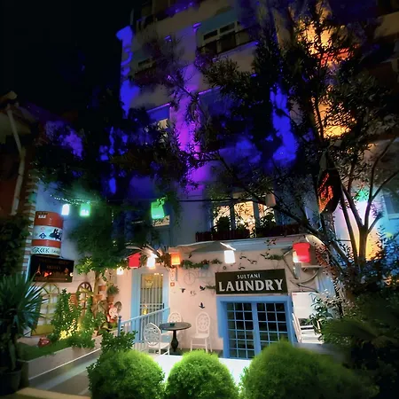 Paris Garden מלון