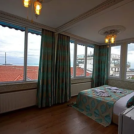 Otel Paris Garden 3*