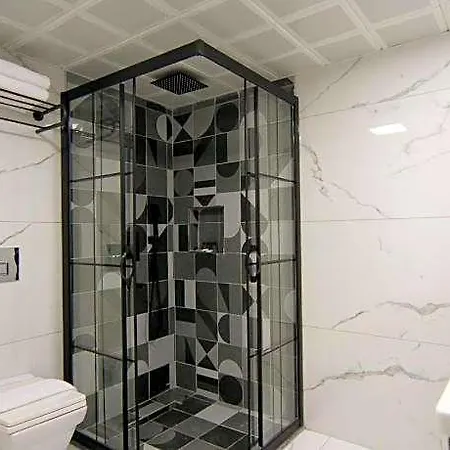 Paris Garden Otel
