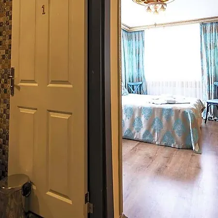 Paris Garden Otel