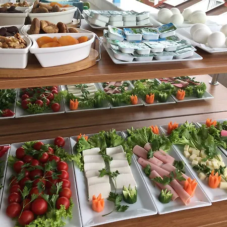 Paris Garden מלון