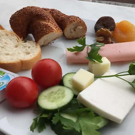 Paris Garden מלון