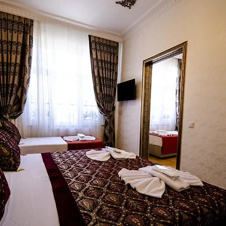 Paris Garden מלון 3*