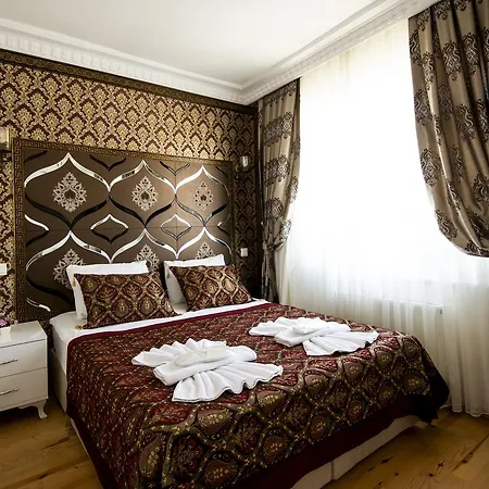 Otel Paris Garden 3*