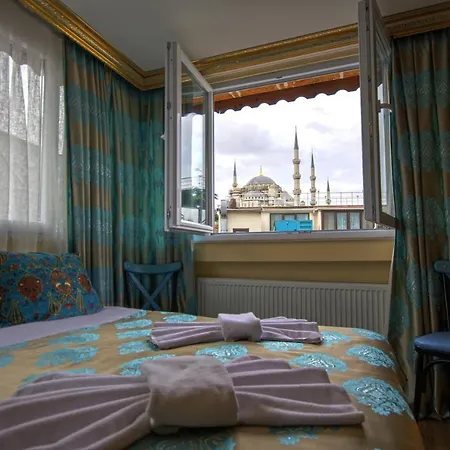 Otel Paris Garden 3*