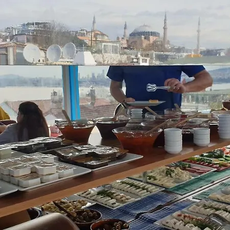 Paris Garden מלון