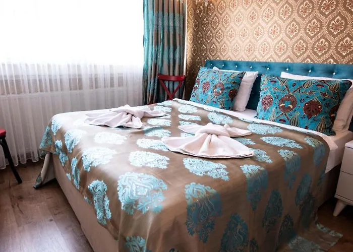 Paris Garden Hotel 3*