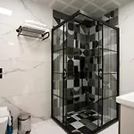 Paris Garden Hotel